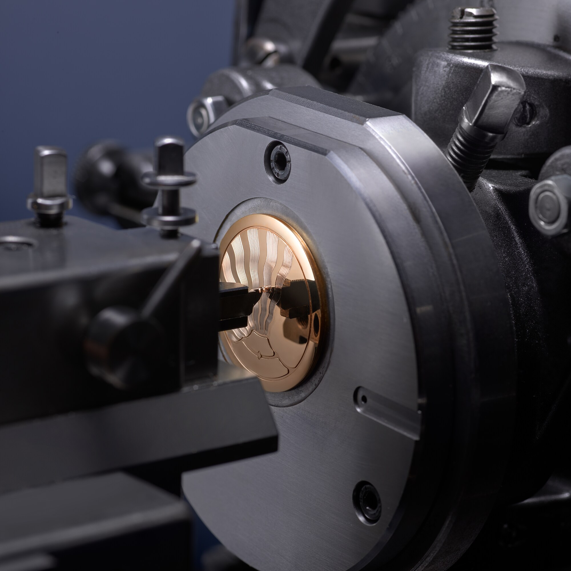 Tambour Convergence, Automatikuhrwerk, 37 mm, Roségold Uhren Alle Uhren } | LOUIS VUITTON